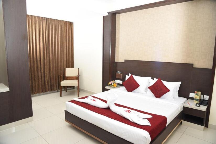 Hotel Rathna Residency Erode Esterno foto