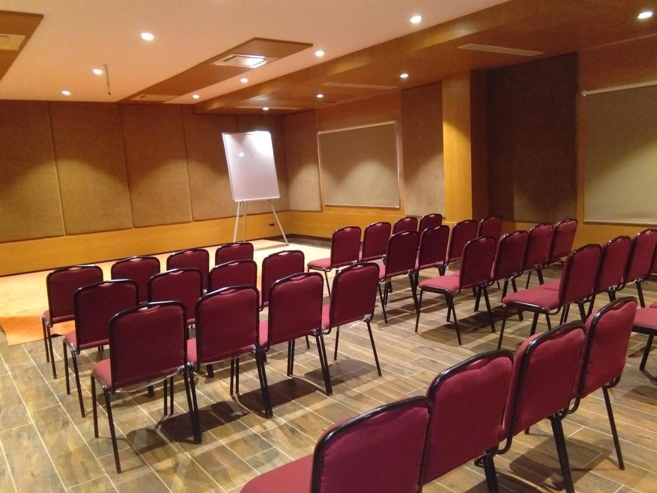 Hotel Rathna Residency Erode Esterno foto