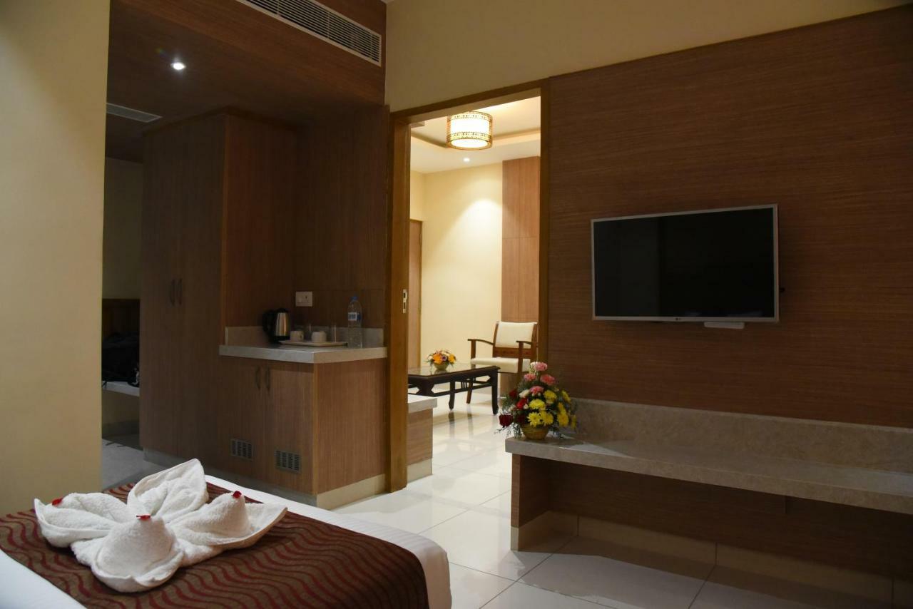 Hotel Rathna Residency Erode Esterno foto